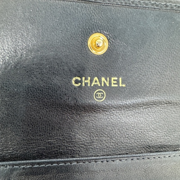 Chanel Caviar Compact Wallet - Picture 4 of 7